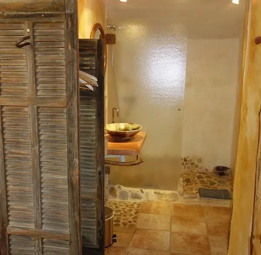 Le Clos Des Collines לינה וארוחת בוקר