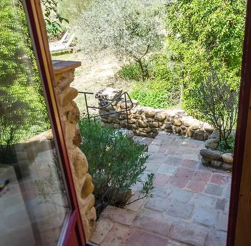 Le Clos Des Collines לינה וארוחת בוקר 3*