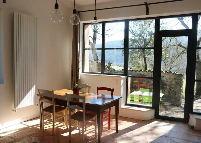 לינה וארוחת בוקר Le Clos Des Collines