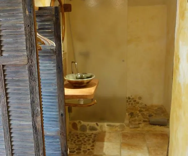 לינה וארוחת בוקר Le Clos Des Collines